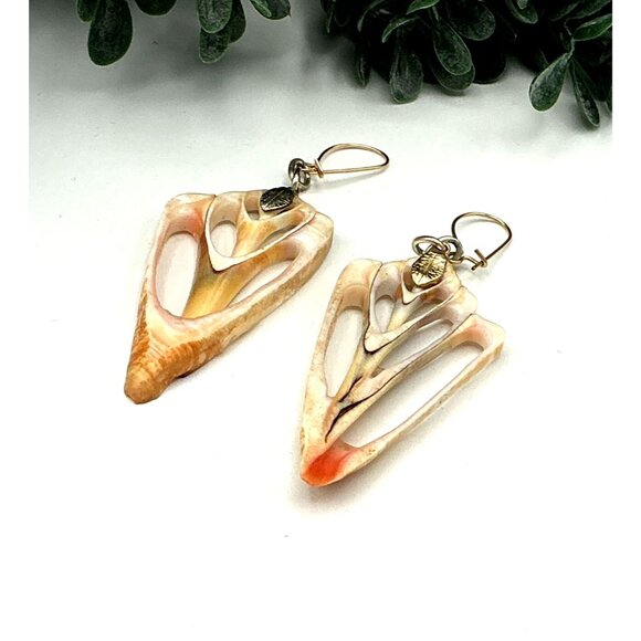 Natural Shell Carved Dangle Earrings With Gold tone Hooks - Picture 3 of 3
